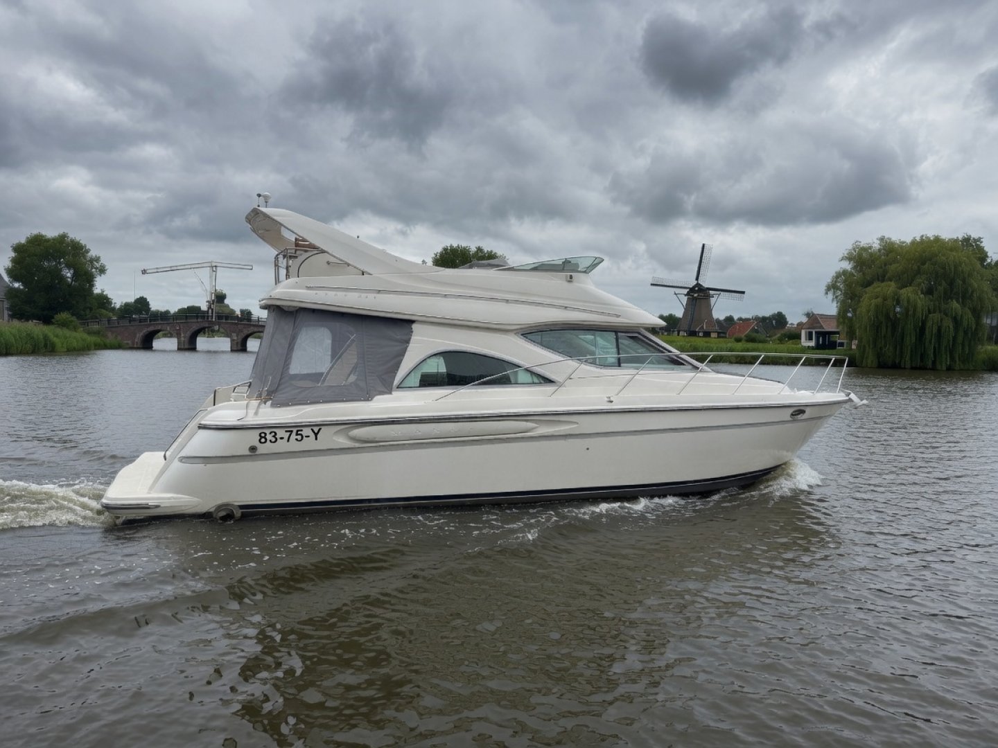 Maxum 4100 SCB — foto 1 van 12