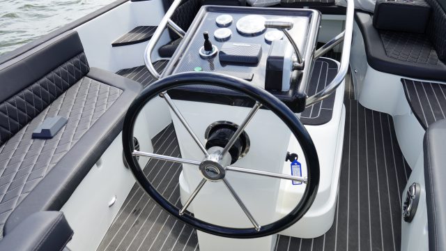 Waterspoor 717 Aviator (2024 Occasion) | Zeldzaam & Direct Varen! — foto 9 van 18