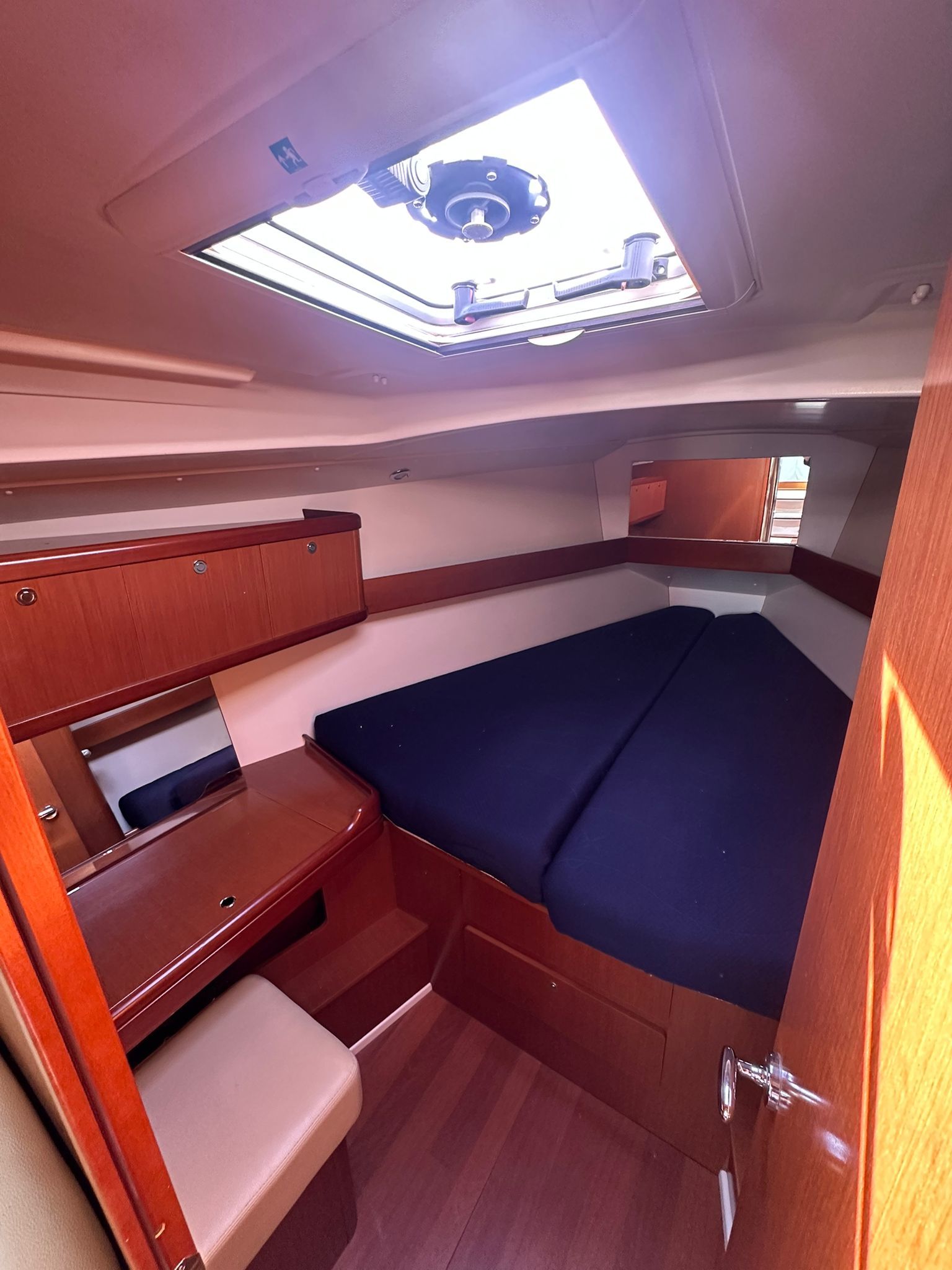 Beneteau Oceanis 37 — foto 8 van 36
