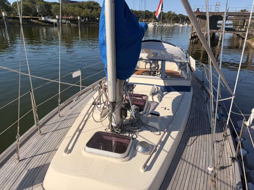 Hallberg Rassy 352 — foto 11 van 12