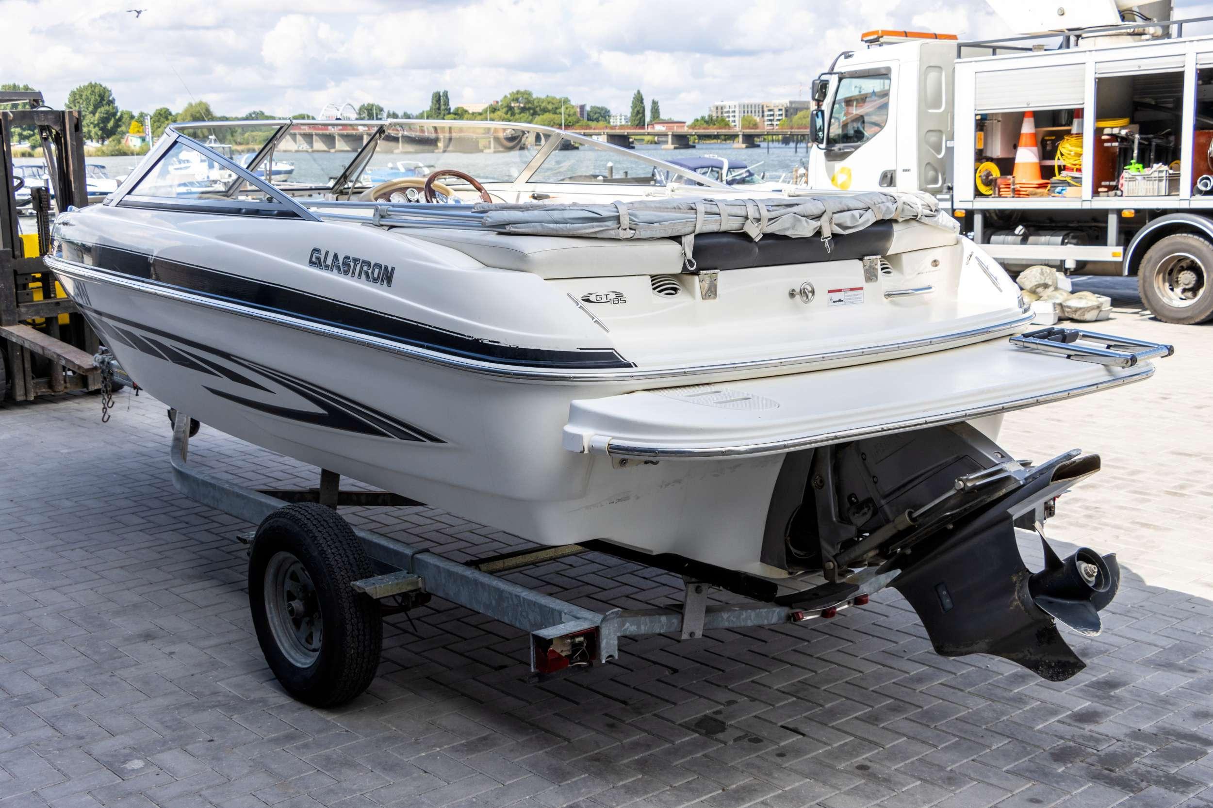 Glastron GT 185 — foto 24 van 29