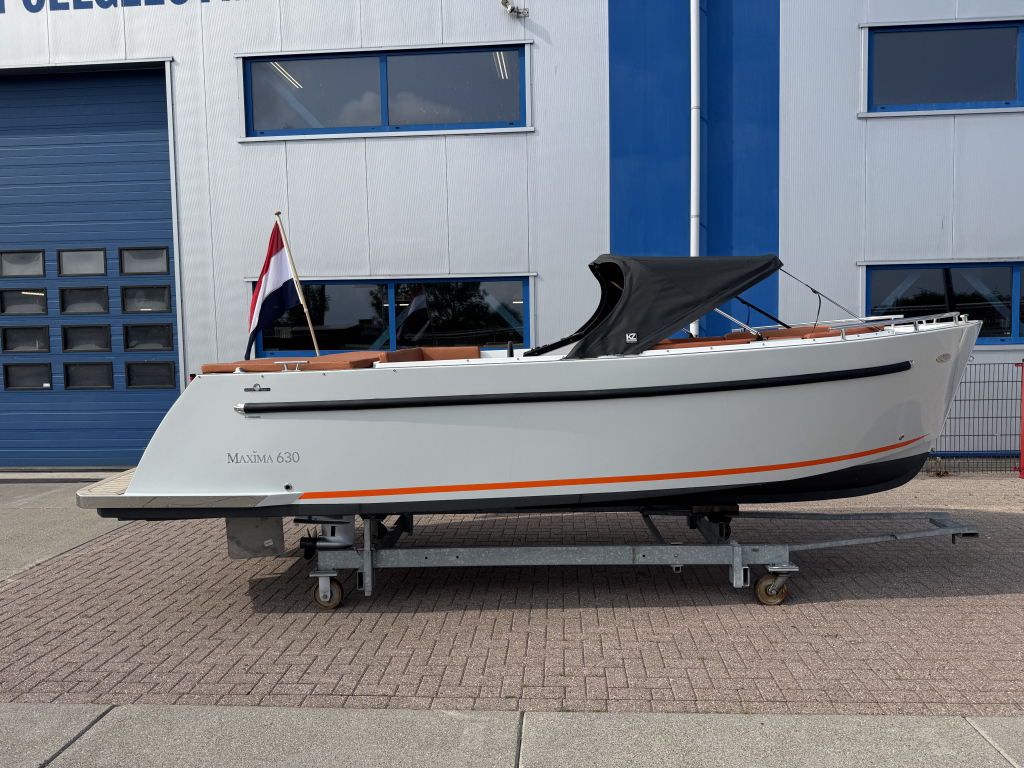 Maxima 630 - Vernieuwd model met Honda 30 pk en vast roer