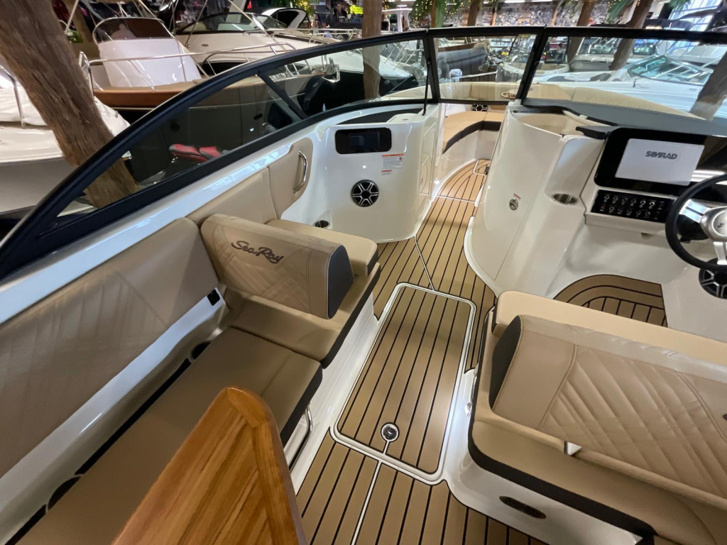 Sea Ray SDX 250 Outboard — foto 13 van 31