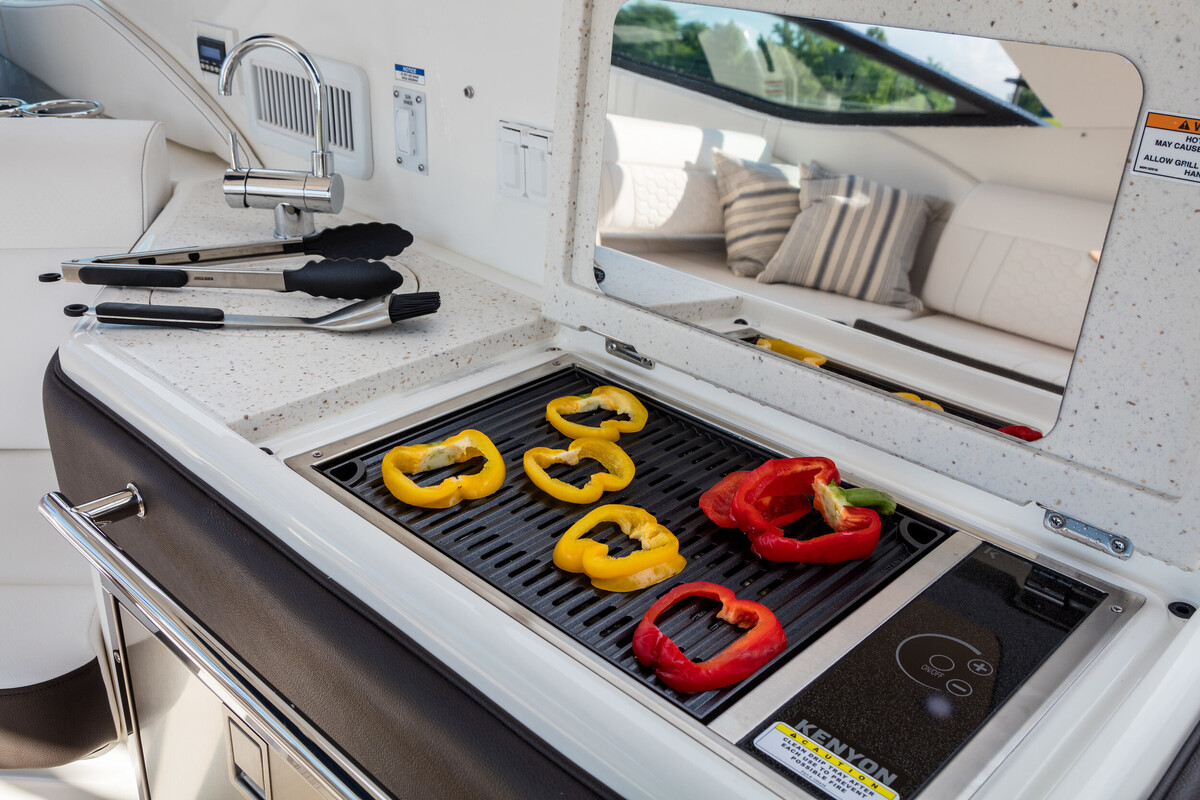 Sea Ray Sundancer 320 OB — foto 17 van 24