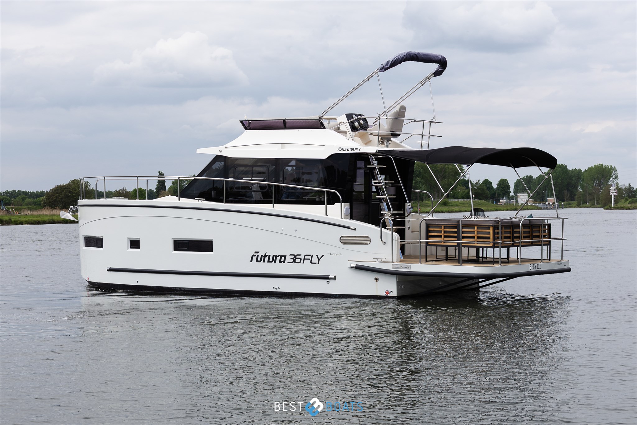 Cobra Yachts Futura 36 Premium Fly — foto 5 van 9