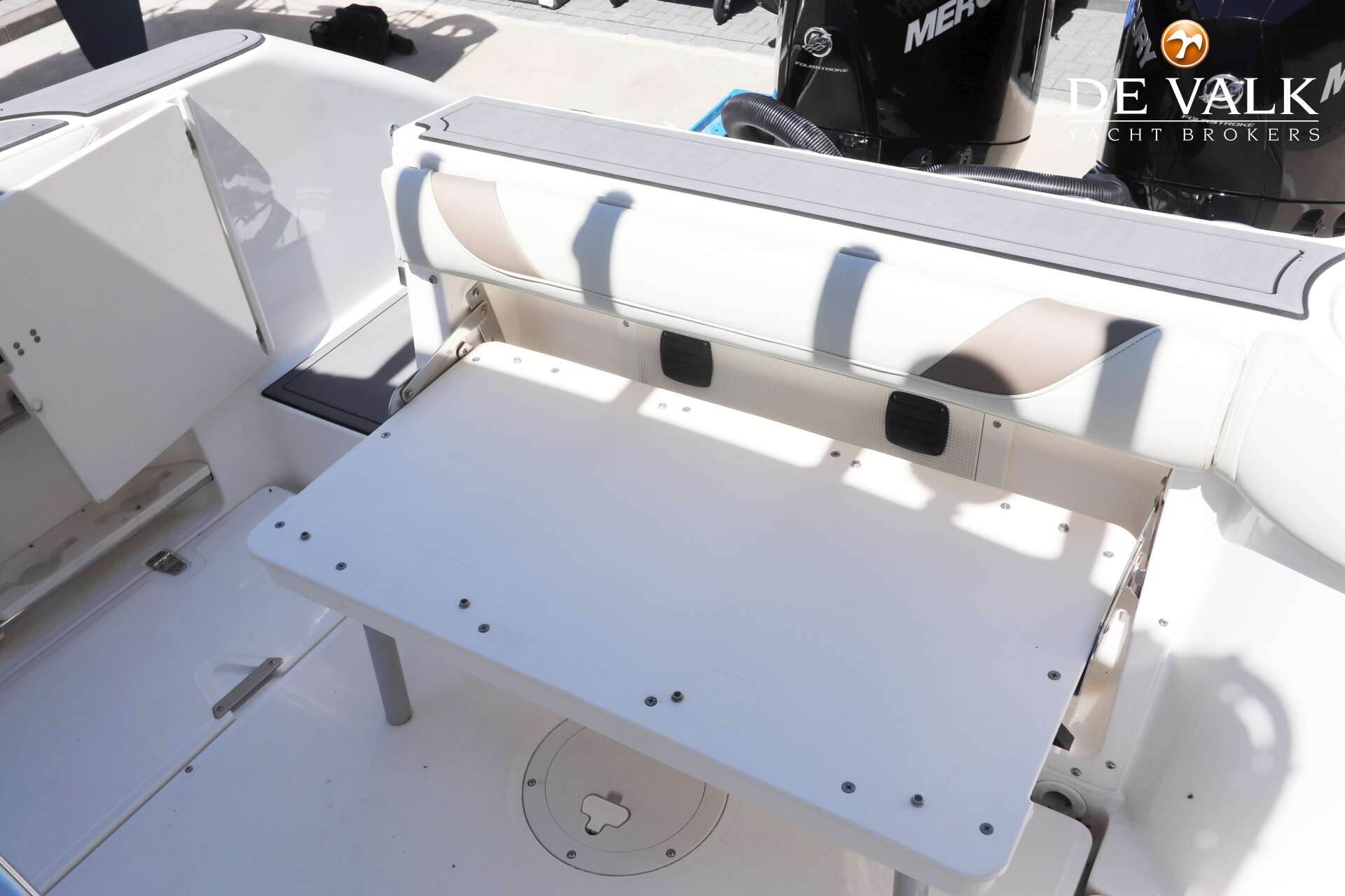 Boston Whaler 270 Outrage — foto 28 van 42