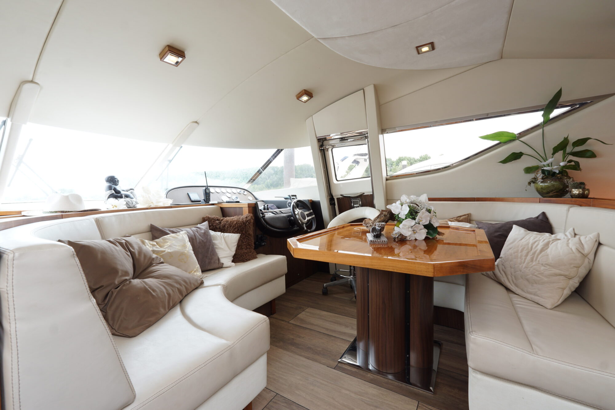 Sunseeker 62 Manhattan — foto 13 van 86