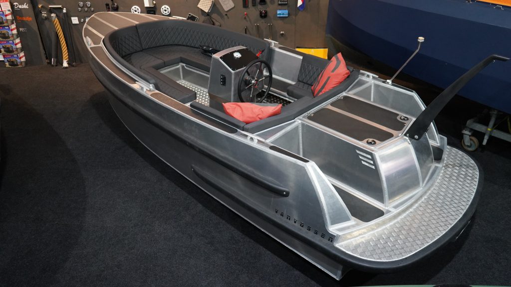 Van Vossen 600 Tender Incl. 60pk Suzuki — foto 2 van 12