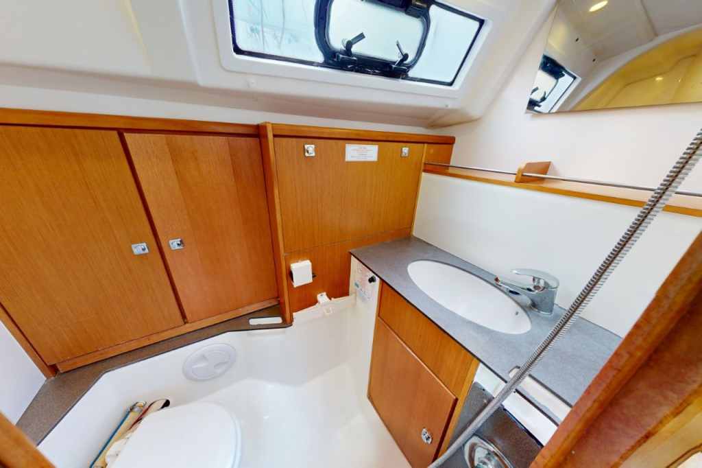 Bavaria Cruiser 37 — foto 13 van 14
