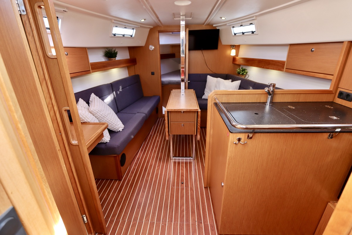 Bavaria 32 Cruiser — foto 2 van 58