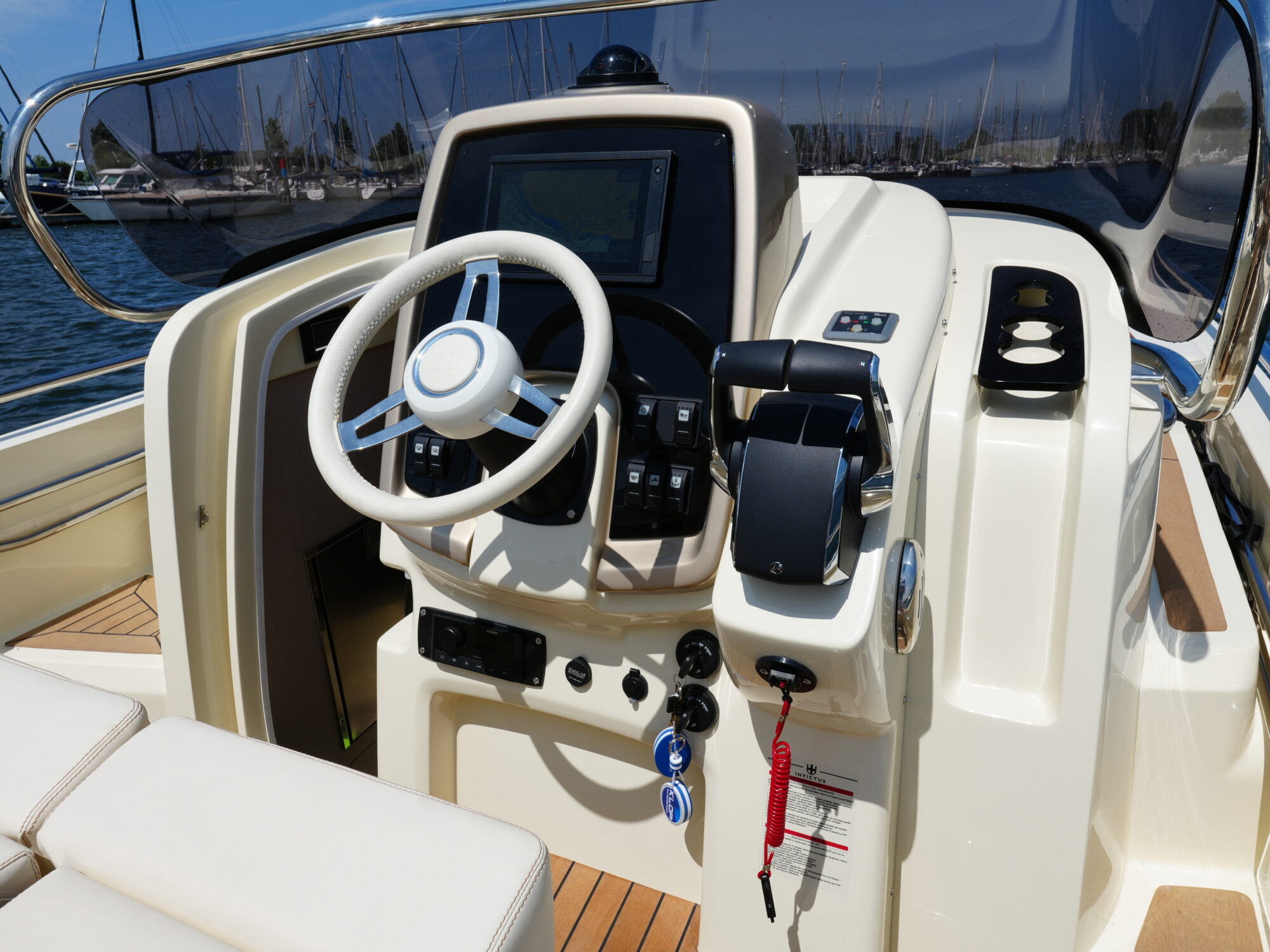 Invictus 270 CX — foto 14 van 38