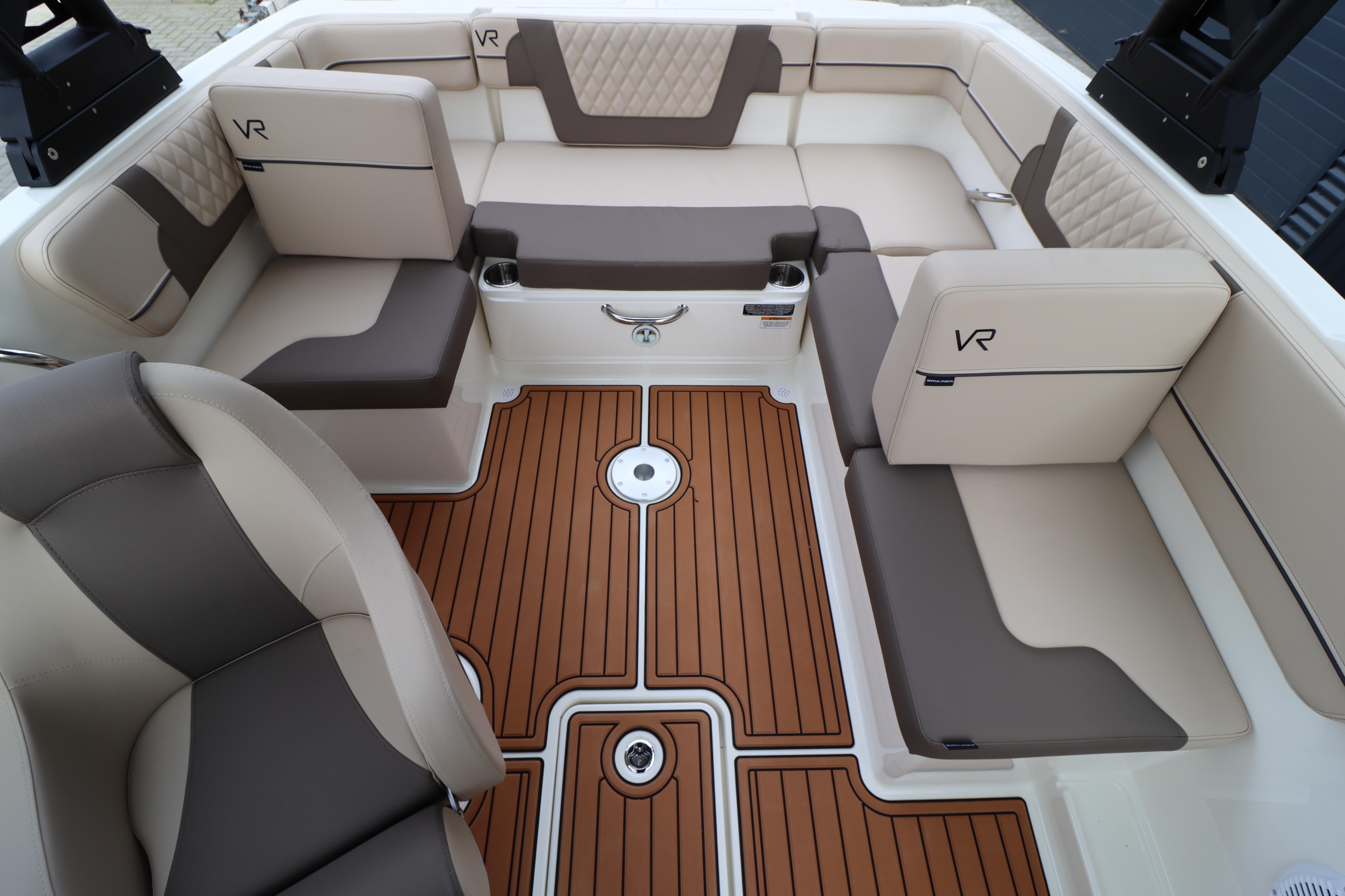 Bayliner VR4 Bowrider OB — foto 8 van 18