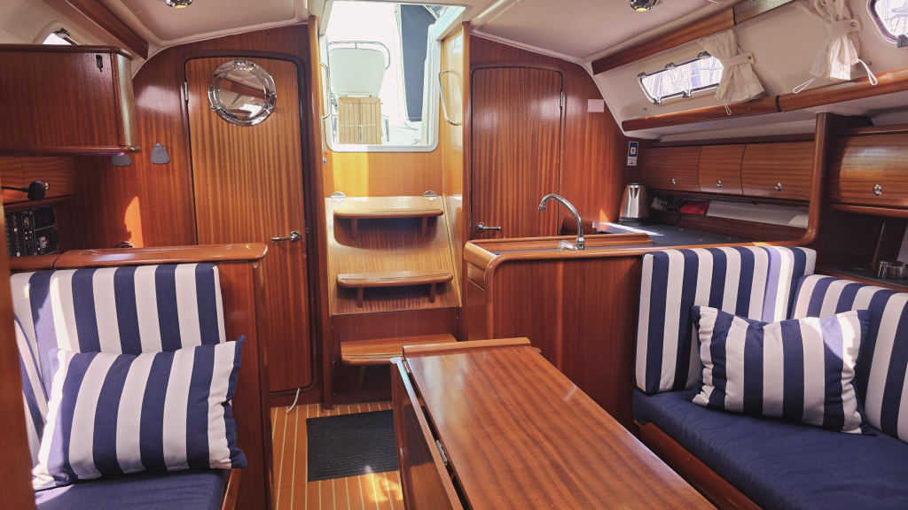Bavaria  36 Cruiser — foto 33 van 38