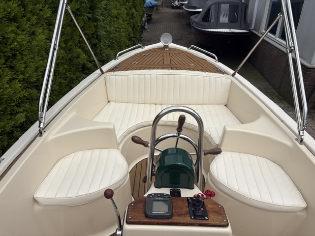 Narval 620 met Honda 10 PK 4 Takt — foto 7 van 18