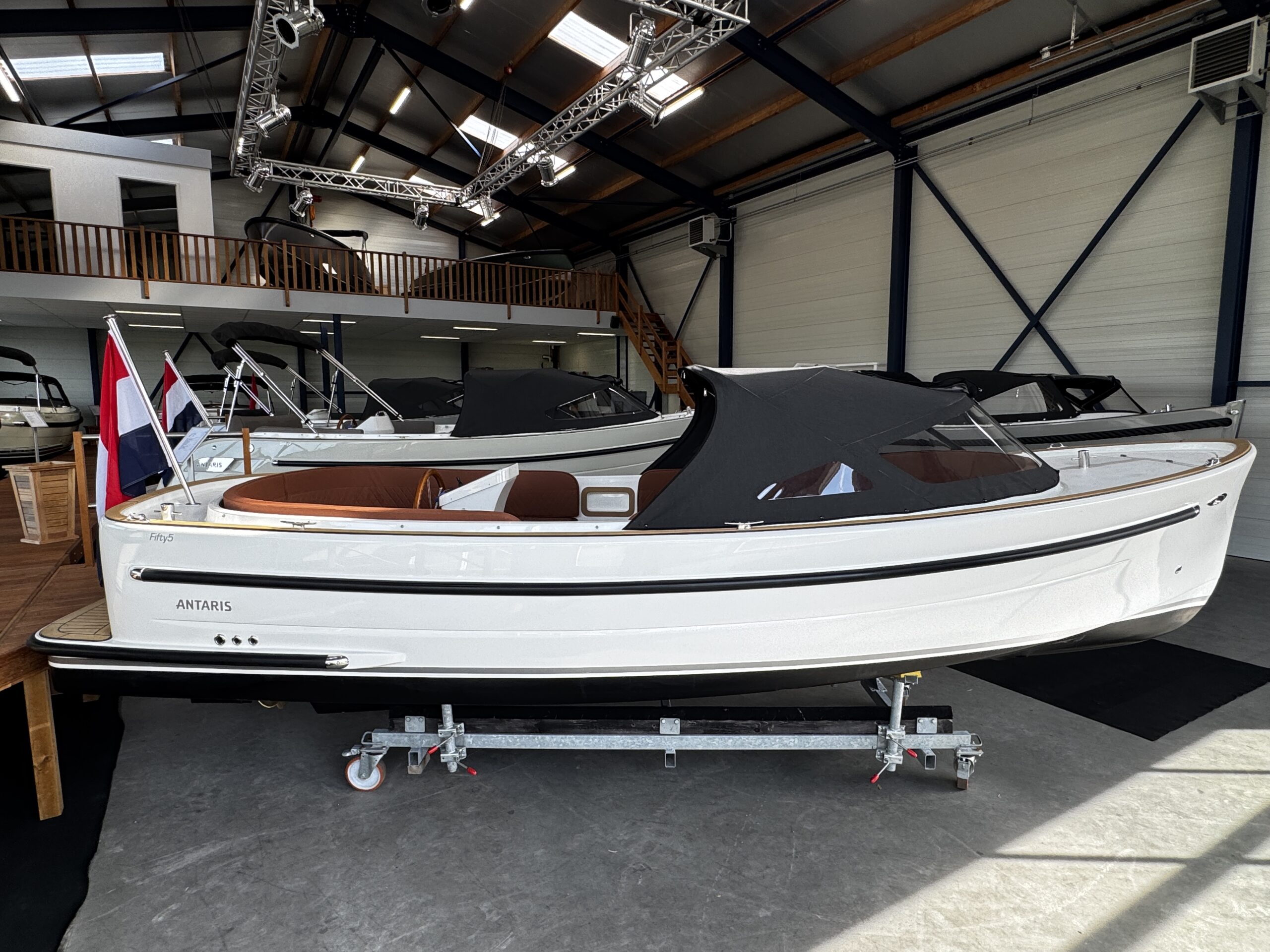 Antaris Fifty 5 Elektro — foto 1 van 11