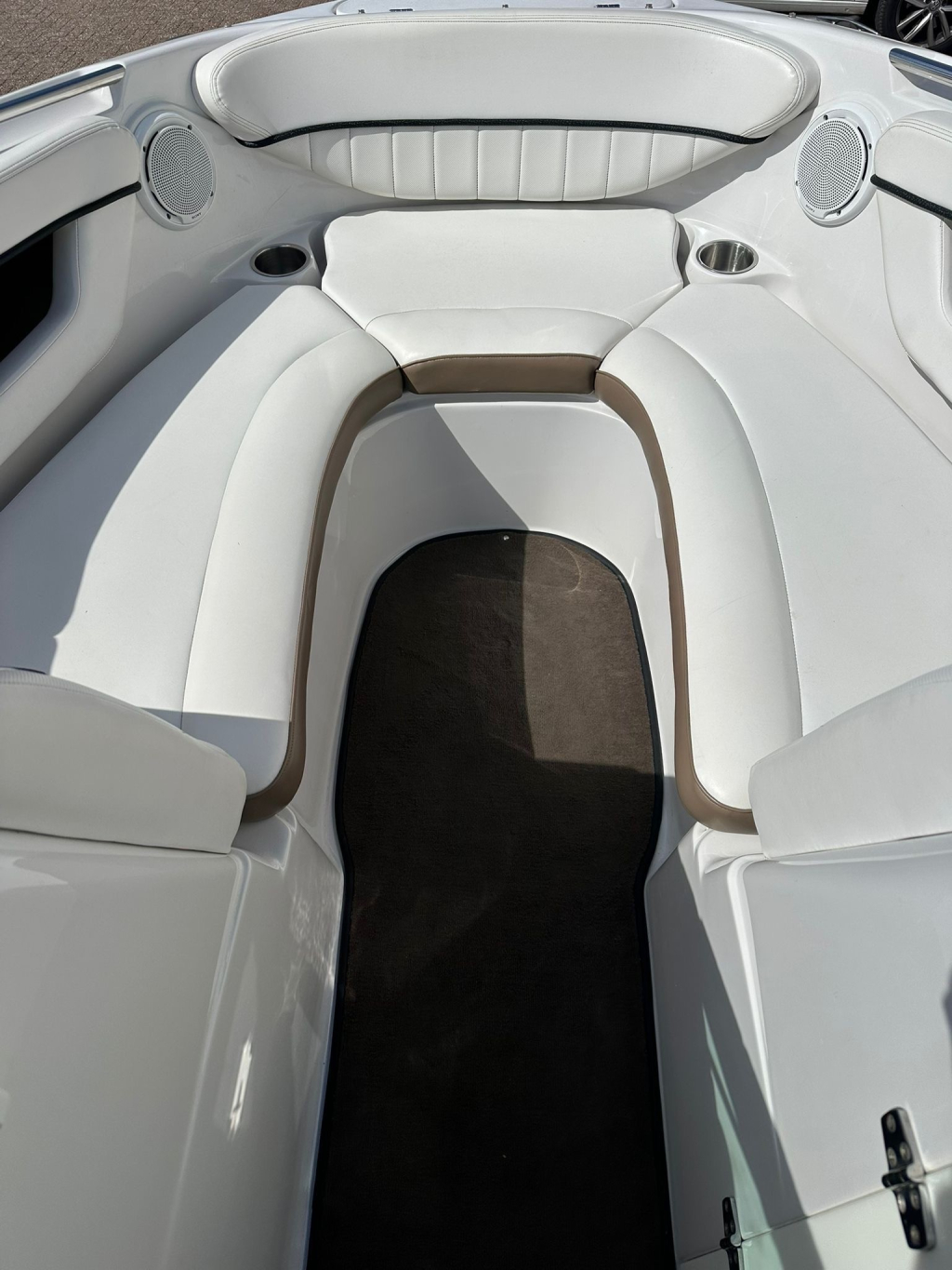 Four Winns H240 — foto 18 van 29