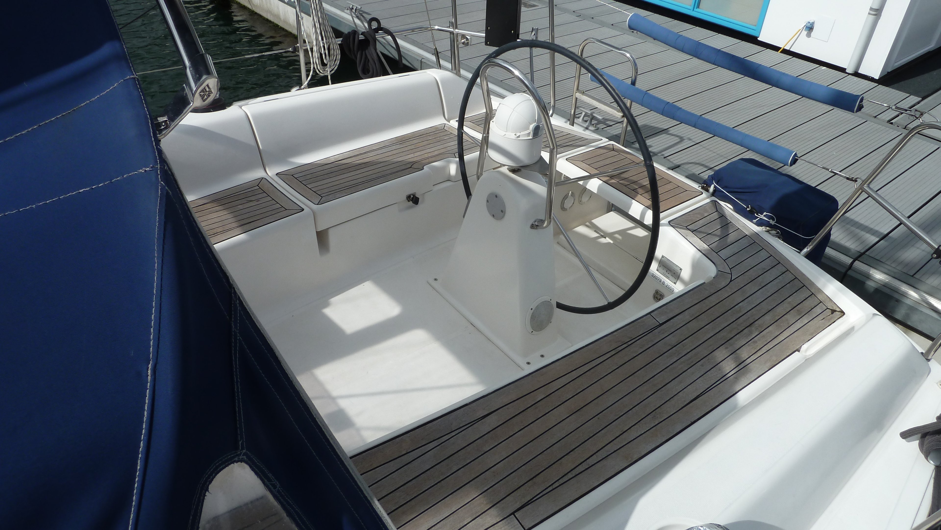 Dufour 325 Grand Large — foto 9 van 12
