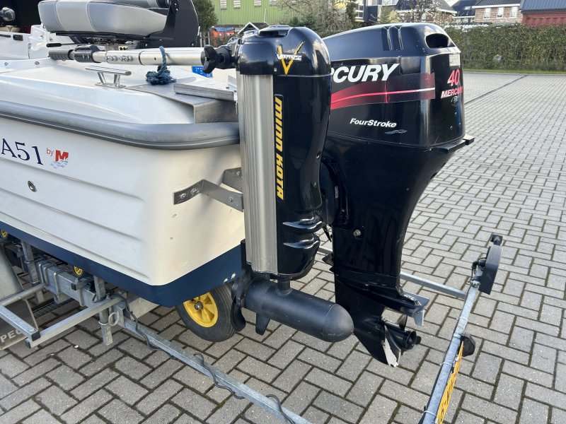 Mercury Uttern Visboot Met Pega Trailer — foto 3 van 12