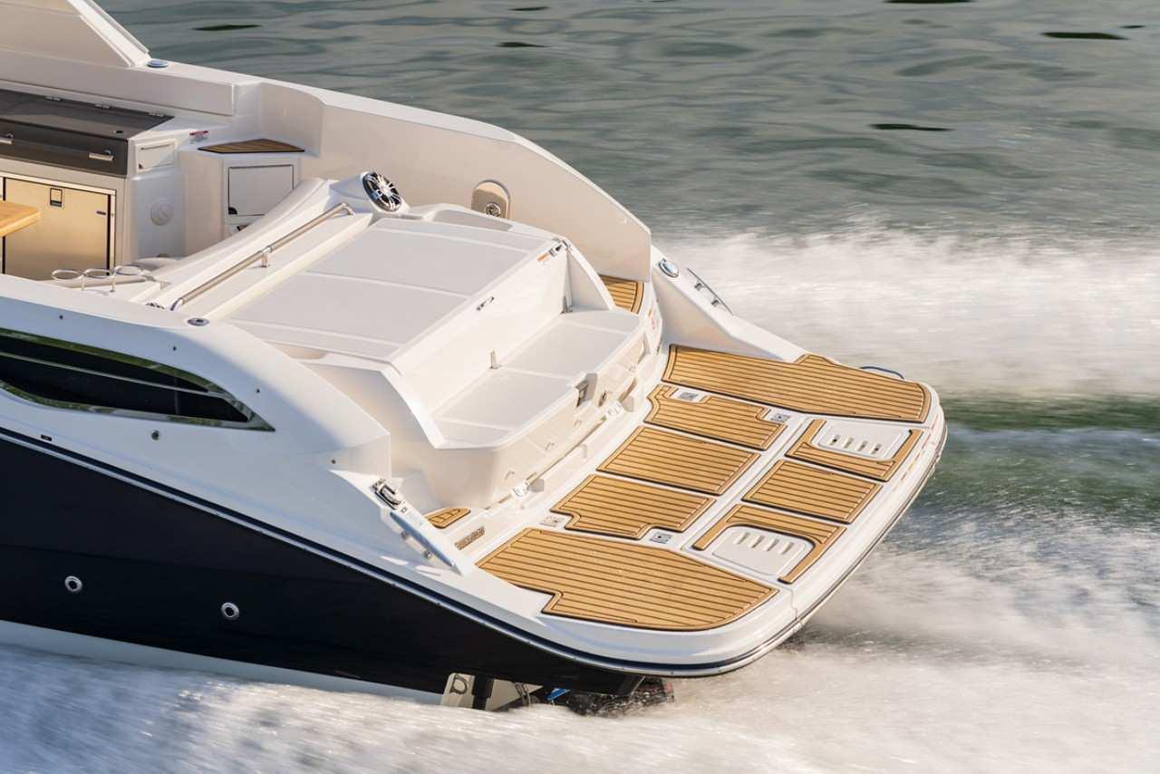 Sea Ray SLX 350 — foto 3 van 9