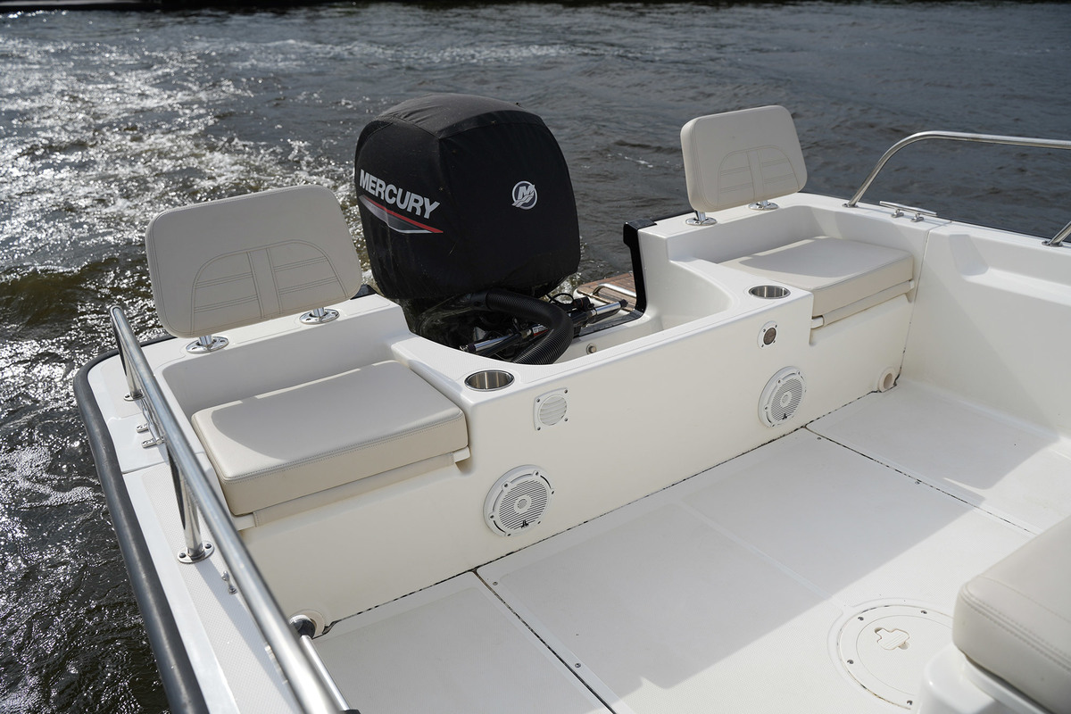 Boston Whaler 190 Montauk — foto 10 van 40