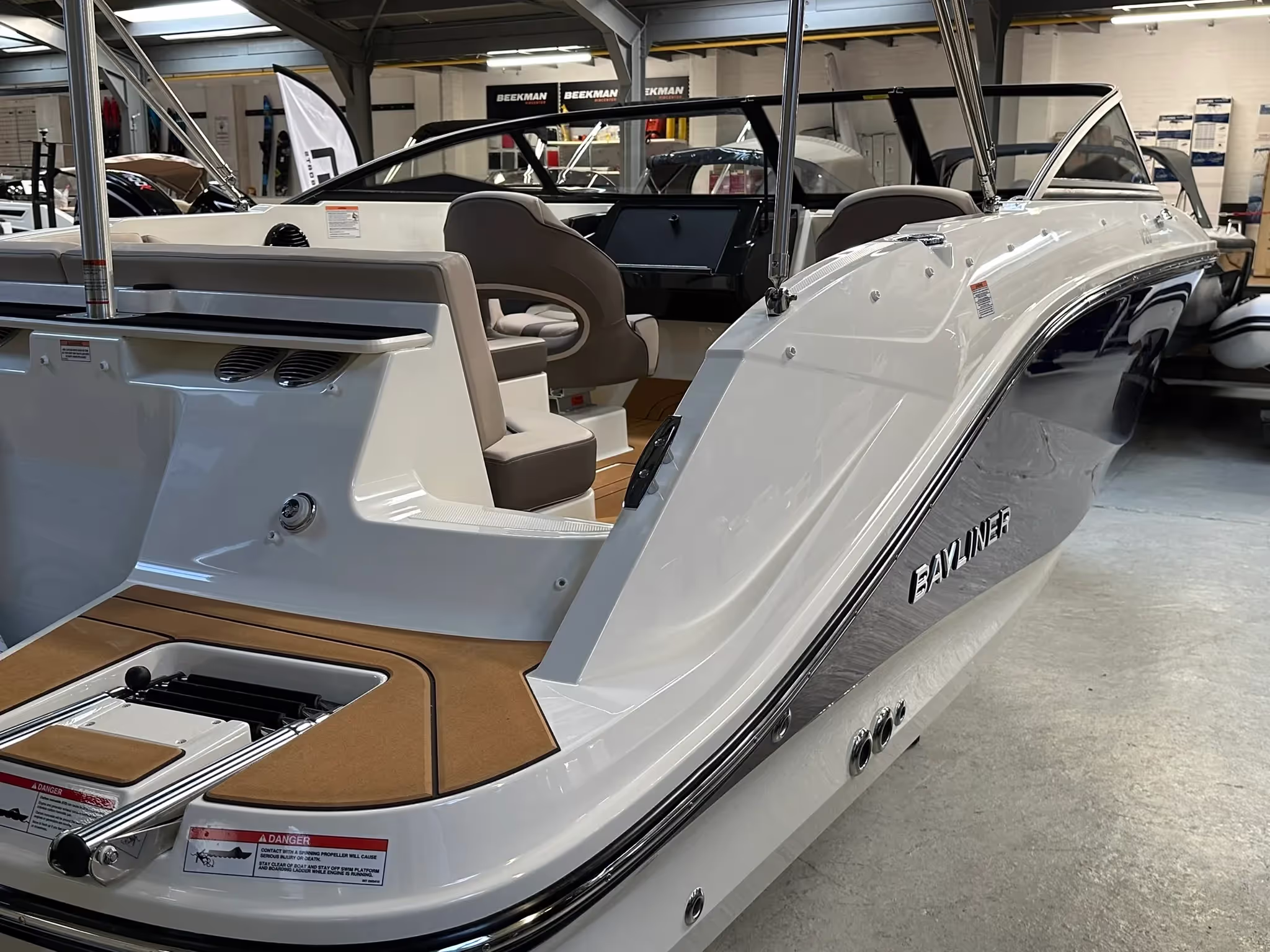Bayliner V20 Bowrider — foto 6 van 29