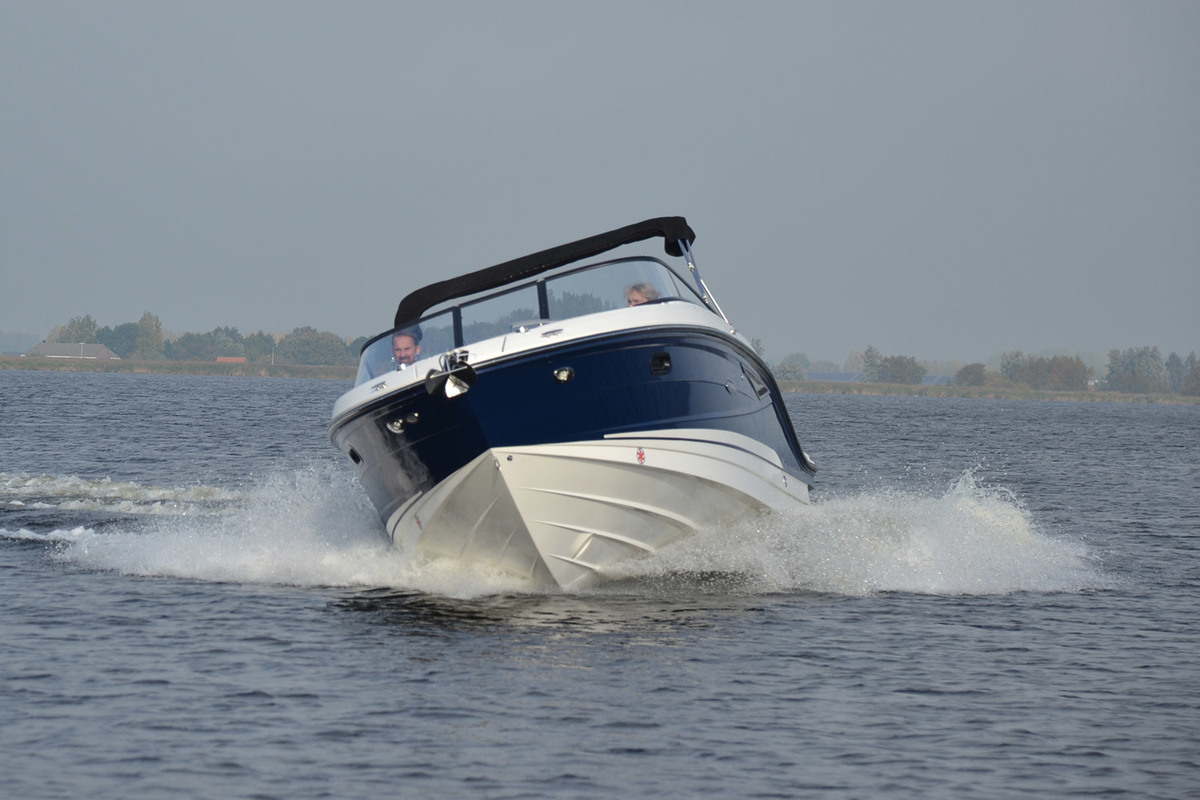Sea Ray Sun Sport 250 — foto 18 van 73