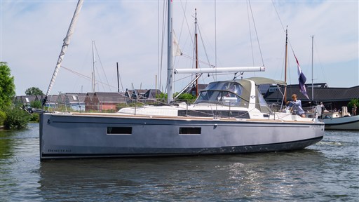 Beneteau Oceanis 38.1 (2018) — foto 2 van 12