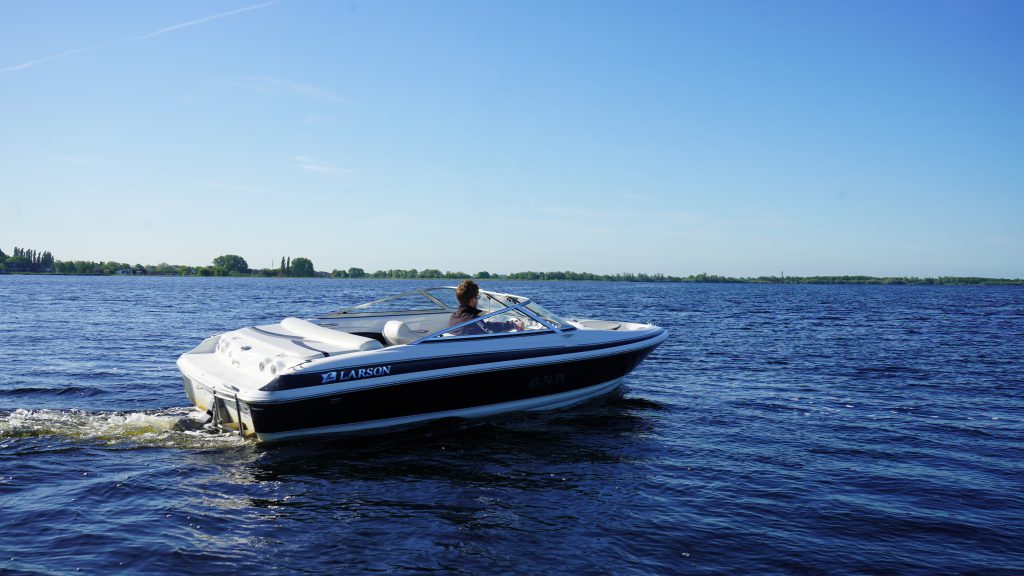 Larson 186 speedboot met Volvo Penta 135pk — foto 4 van 16