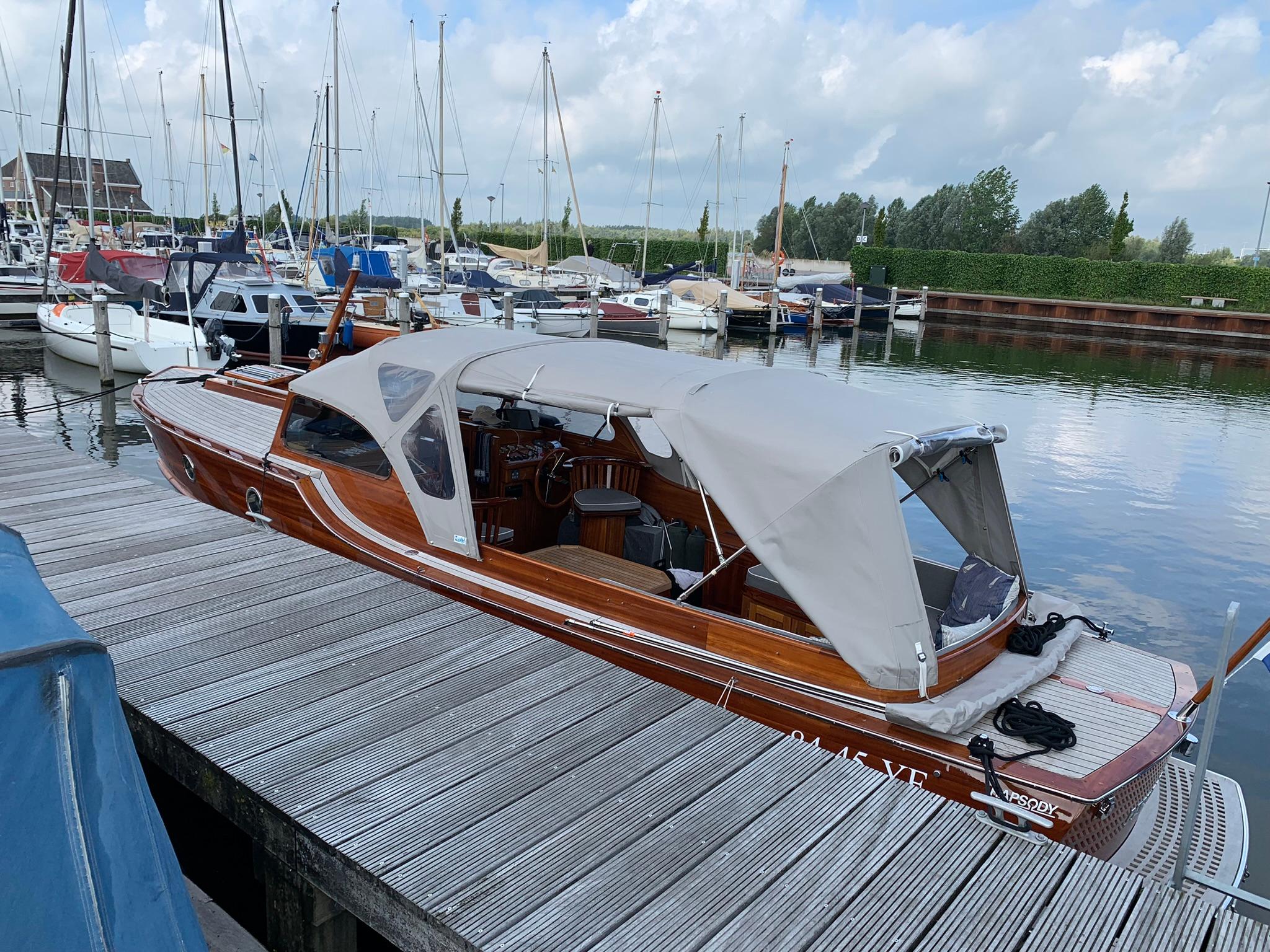 Rapsody 29 Ft. OC — foto 7 van 27