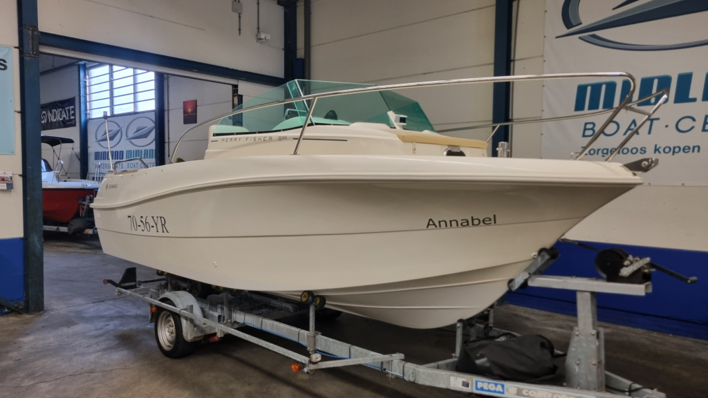 Jeanneau Merry Fisher 585 met Suzuki DF90A en trailer — foto 3 van 19