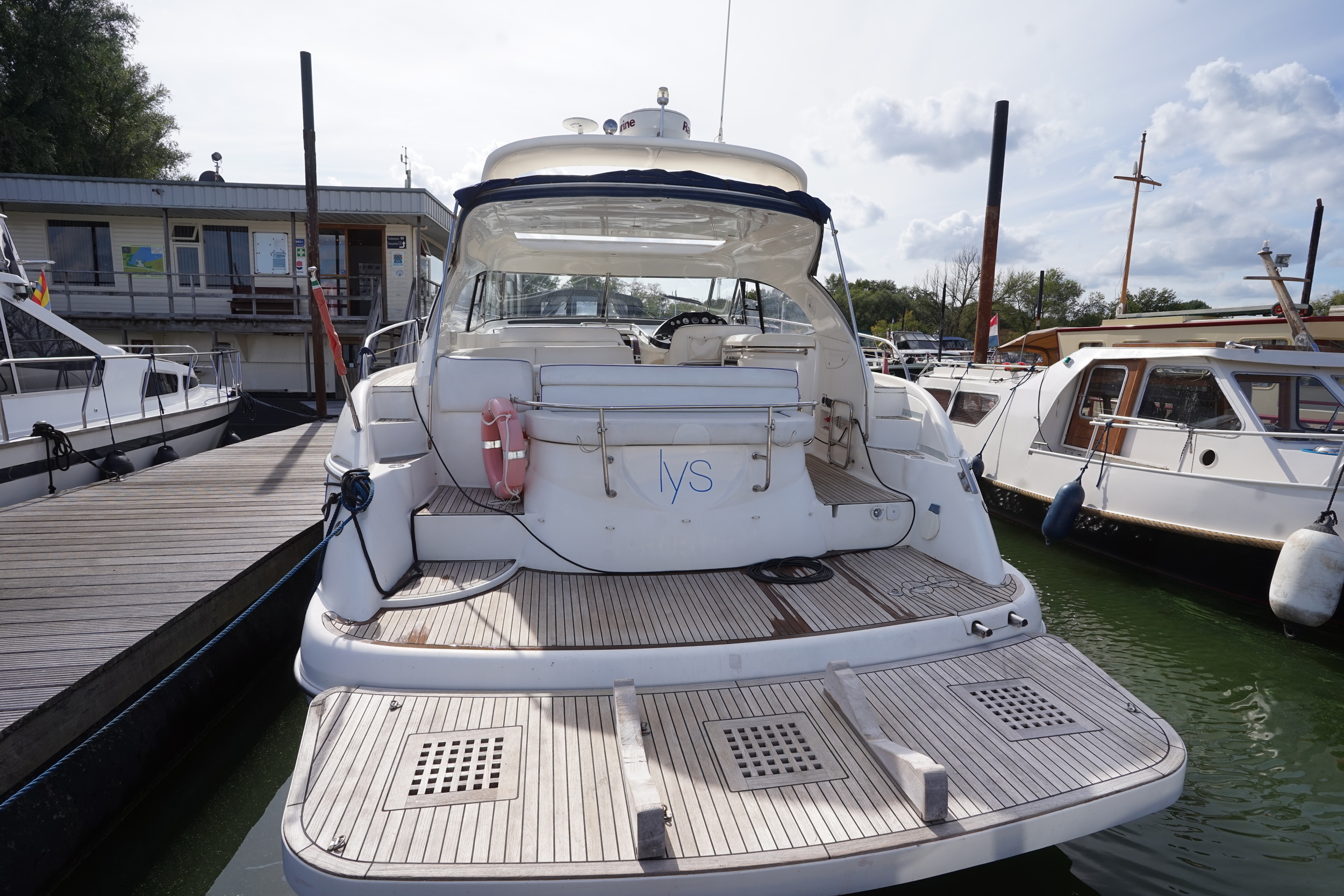 Bavaria 42 HT Sport IPS-500 - hydraulic platform — foto 29 van 42