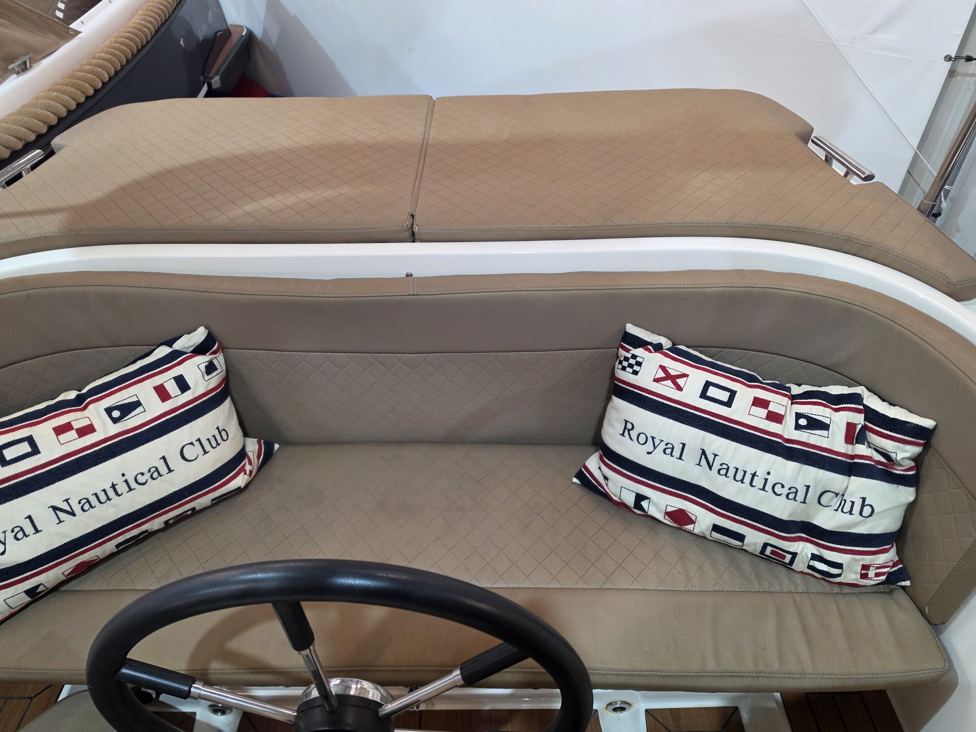 Elegante Lifestyle 616 Sloep, 50PK Suzuki, Cremewit Ral 9001 — foto 6 van 12