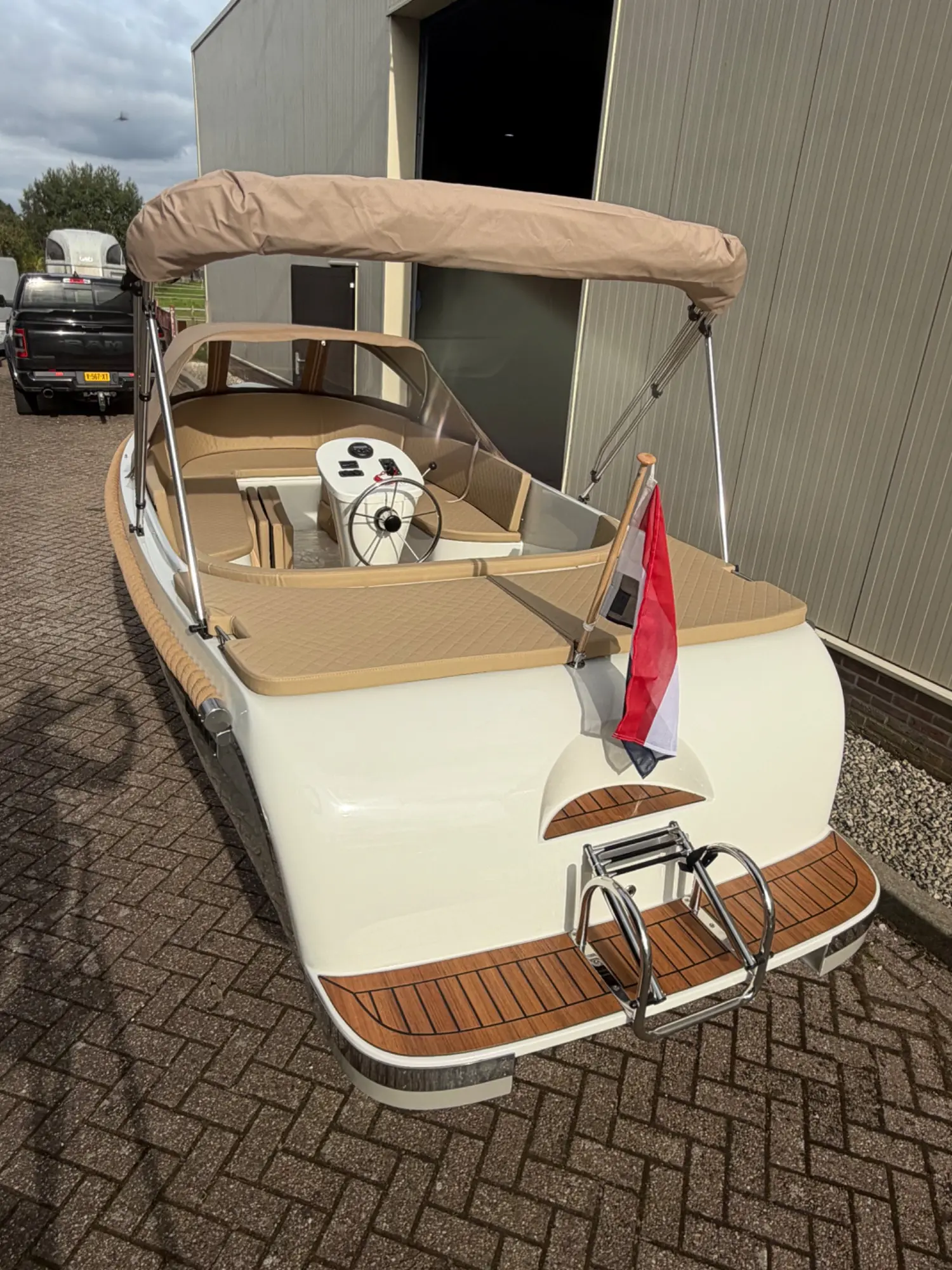 Maassloep 570 Honda 20pk nieuw luxe opties — foto 10 van 15