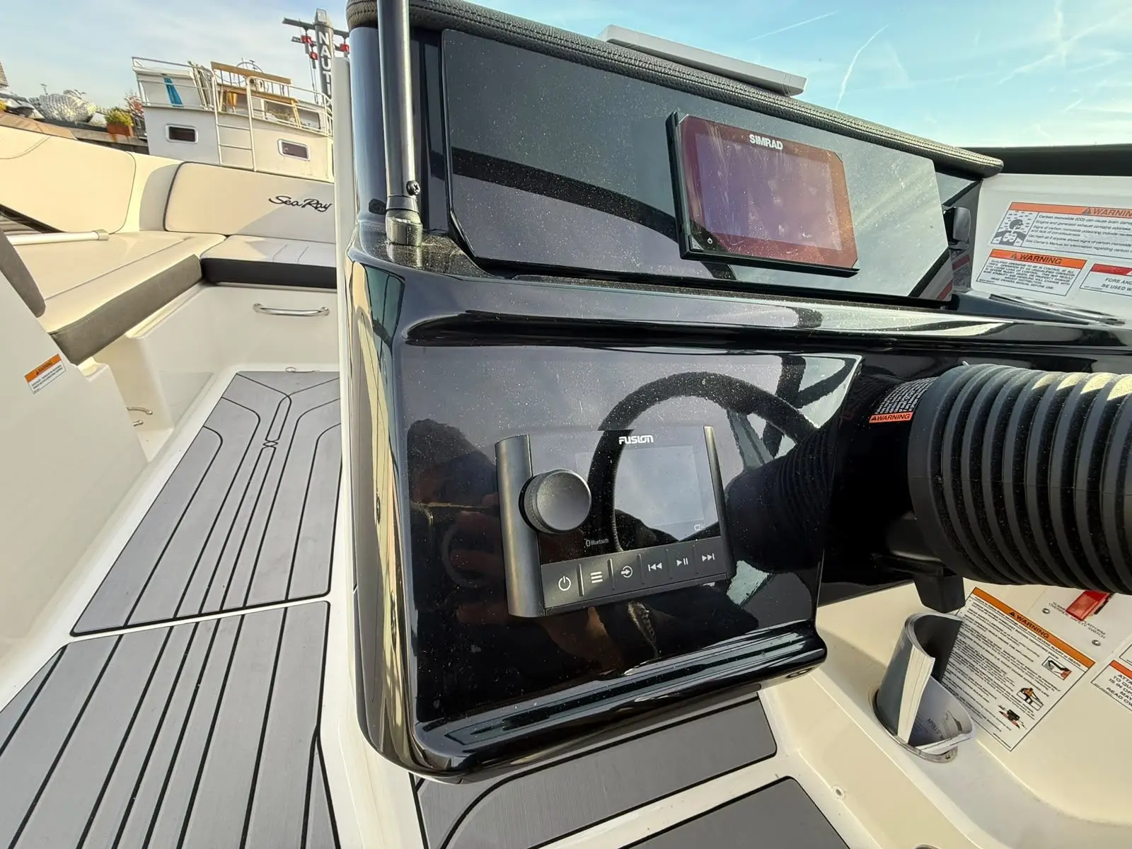 Sea Ray SPX 210 (New Model / 2026) — foto 25 van 31