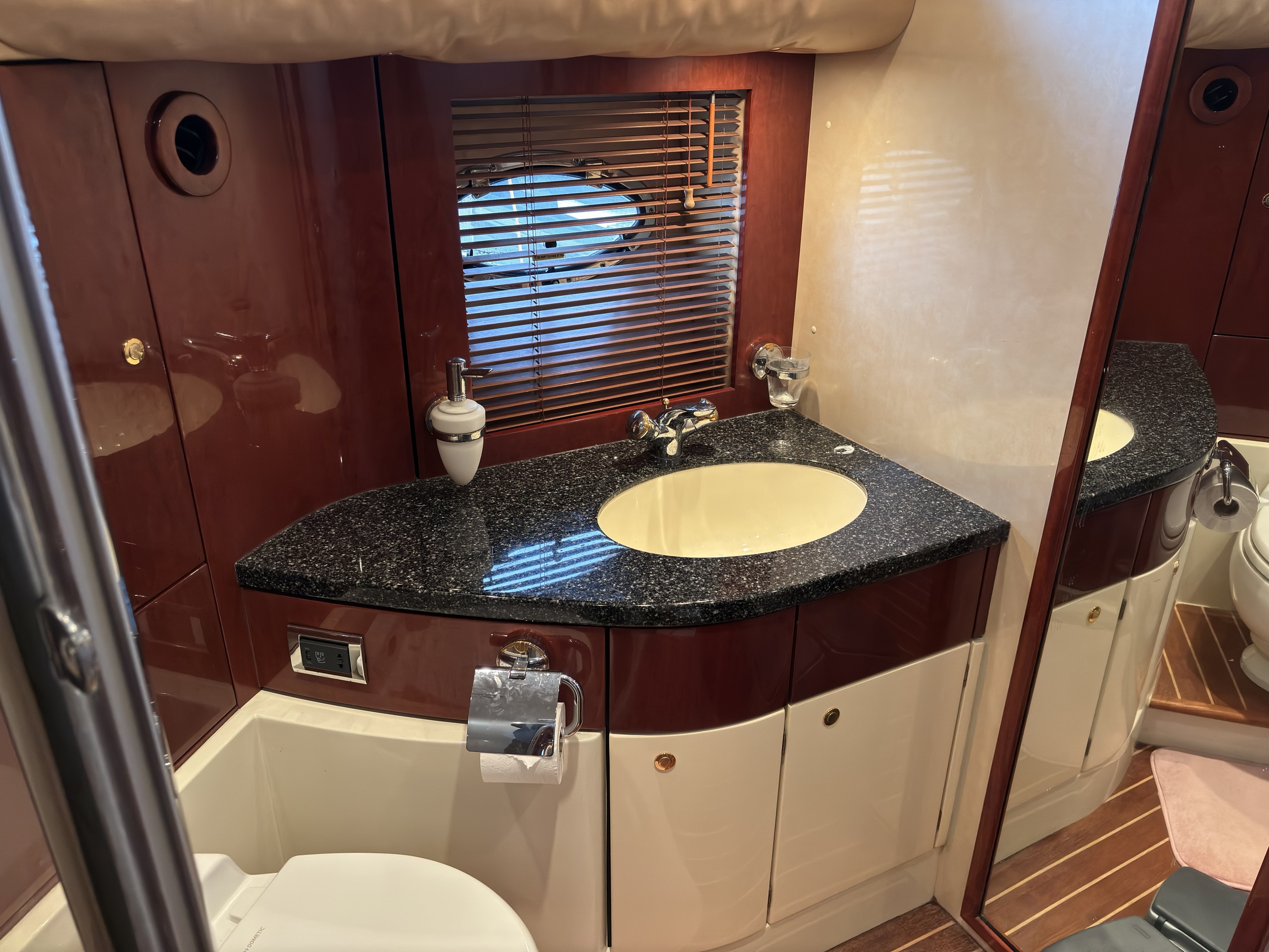 Fairline Squadron 58 — foto 18 van 21