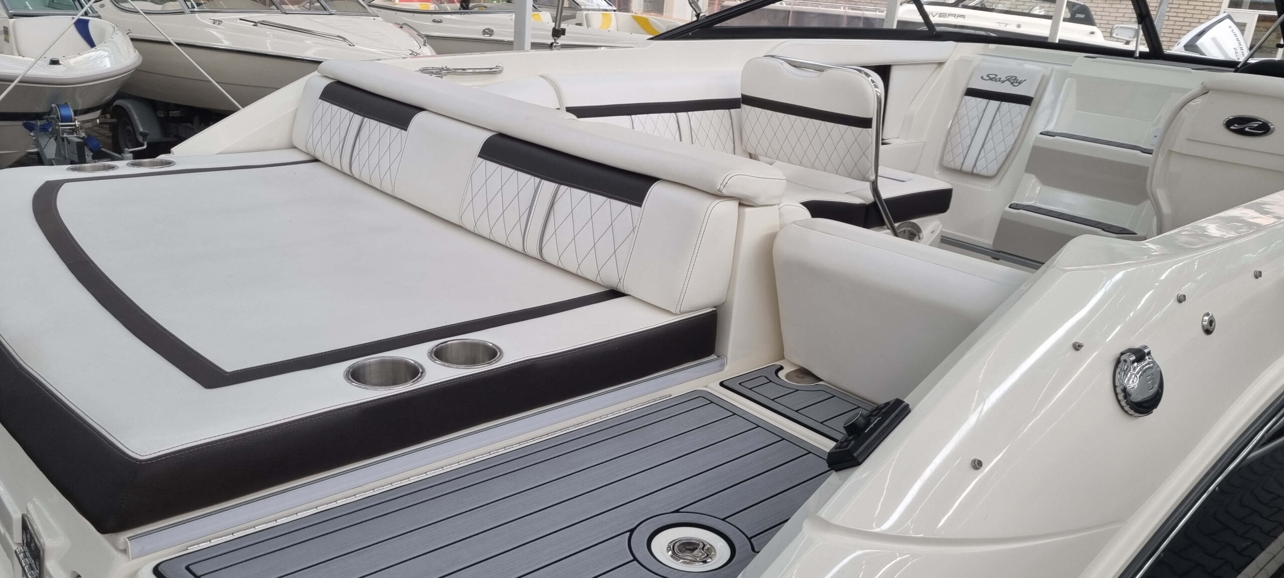 Sea Ray 250 Sunsport — foto 9 van 11