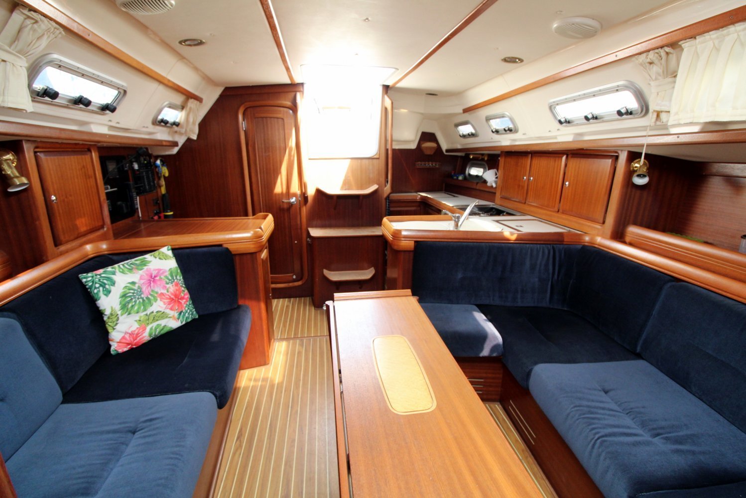 Bavaria - Sailing Yacht - GRP (Polyester) - 1996 - € 43.500 — foto 8 van 11