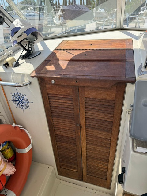 Boston Whaler 25 T-TOP Walk-Around - BluYachting — foto 10 van 12