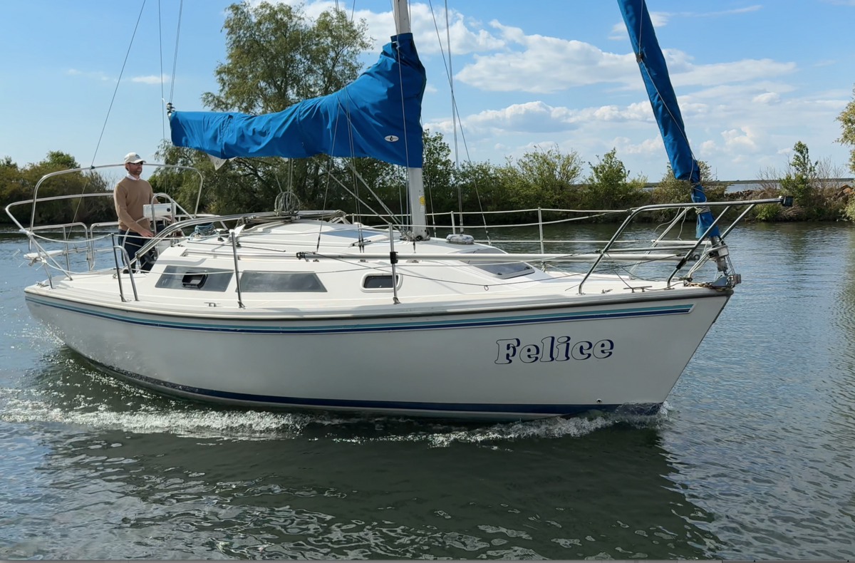 Catalina 270