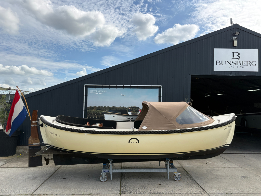 Antaris  RB18 — foto 1 van 10