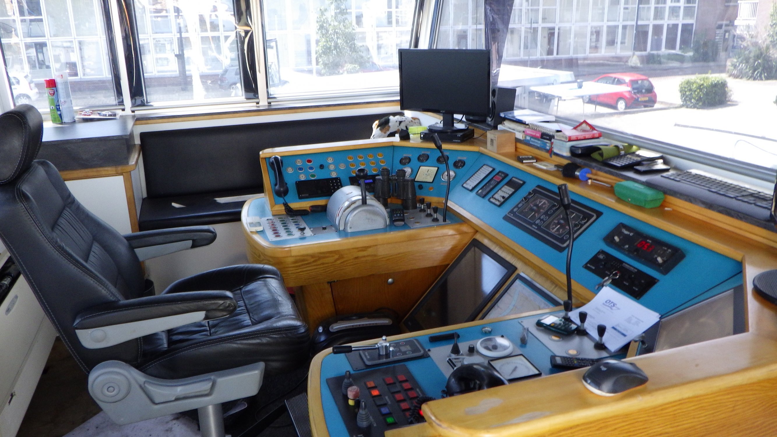 hydraulisch, fabr. VPG Scheepservice B.V. met pomp op hoofdmotor, 380 Volt hulpp Inland Motorvrachtschip - Beroepsschip - Staal - 1978 — foto 8 van 12