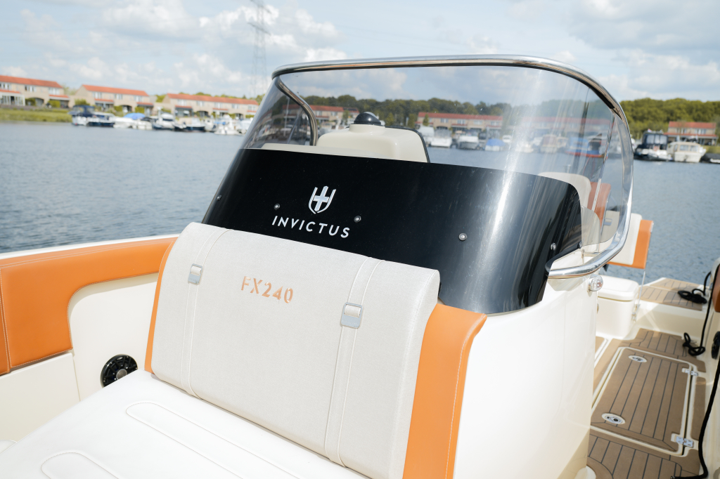  Invictus 240 fx — foto 14 van 16