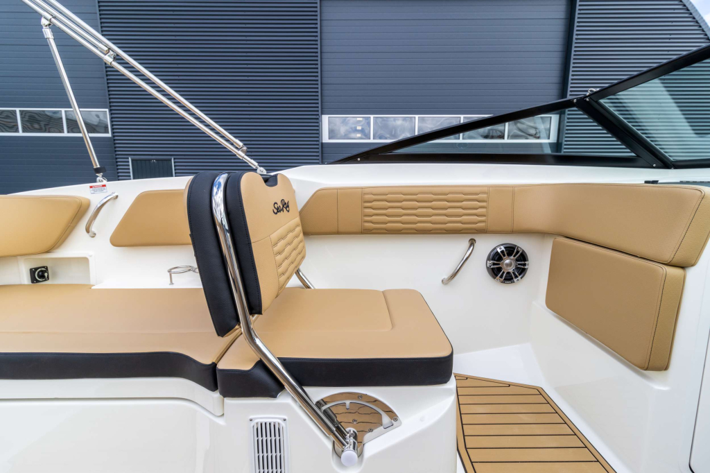 Sea Ray SPX 210 — foto 18 van 37