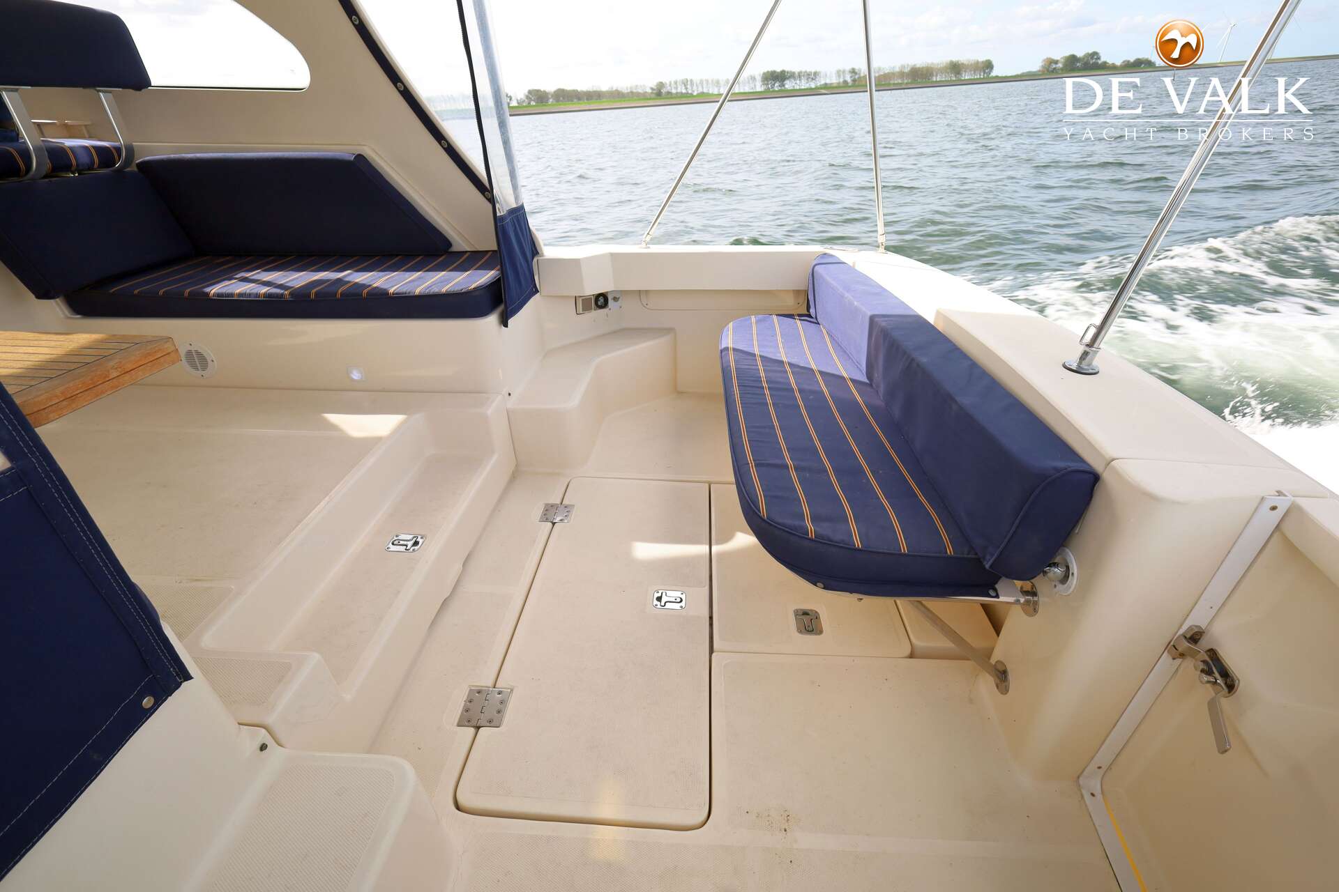 Mainship 34 Rumrunner II — foto 13 van 41