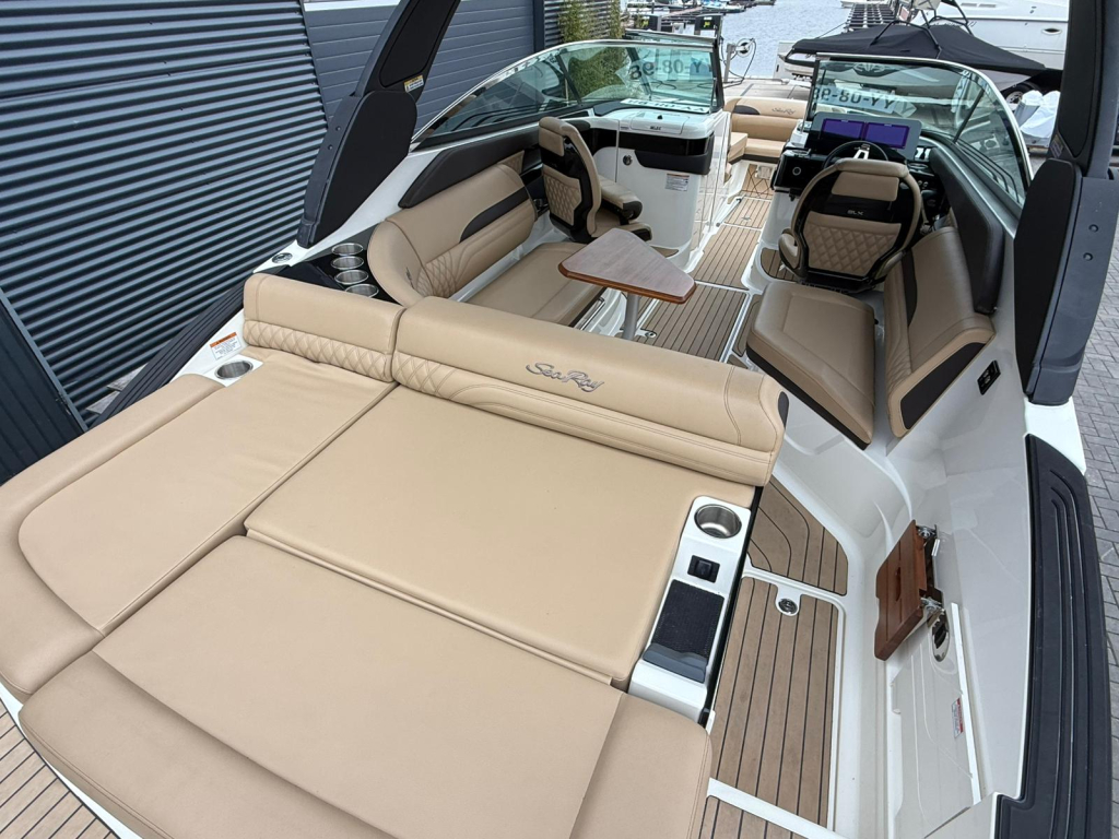 Sea Ray SLX 260 — foto 23 van 35