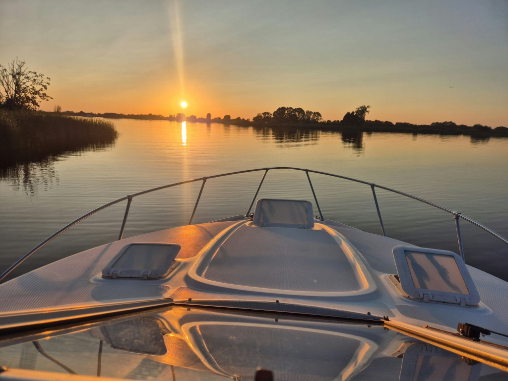 Bayliner 285 sportcruiser uit het bouwjaar 2004 (2e eigenaar — foto 3 van 23