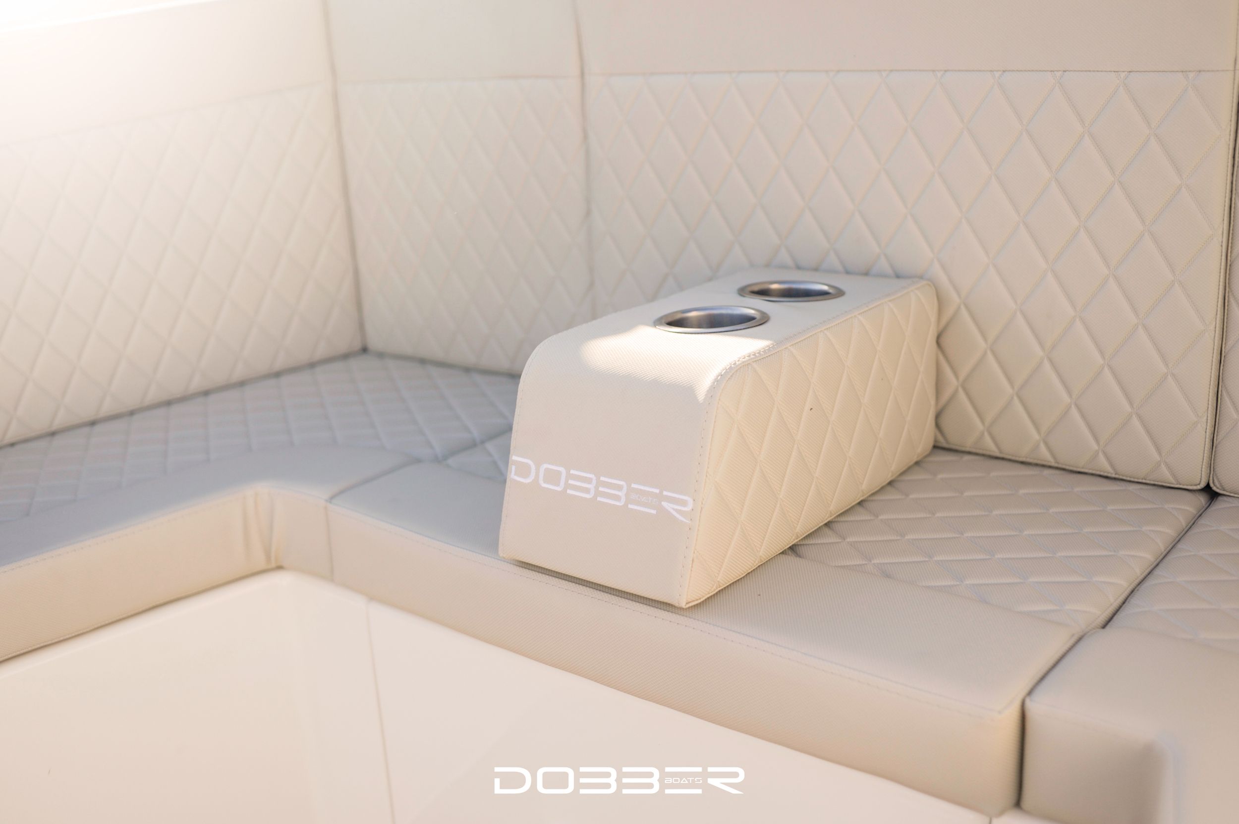 DOBBER 750 Tender — foto 9 van 12