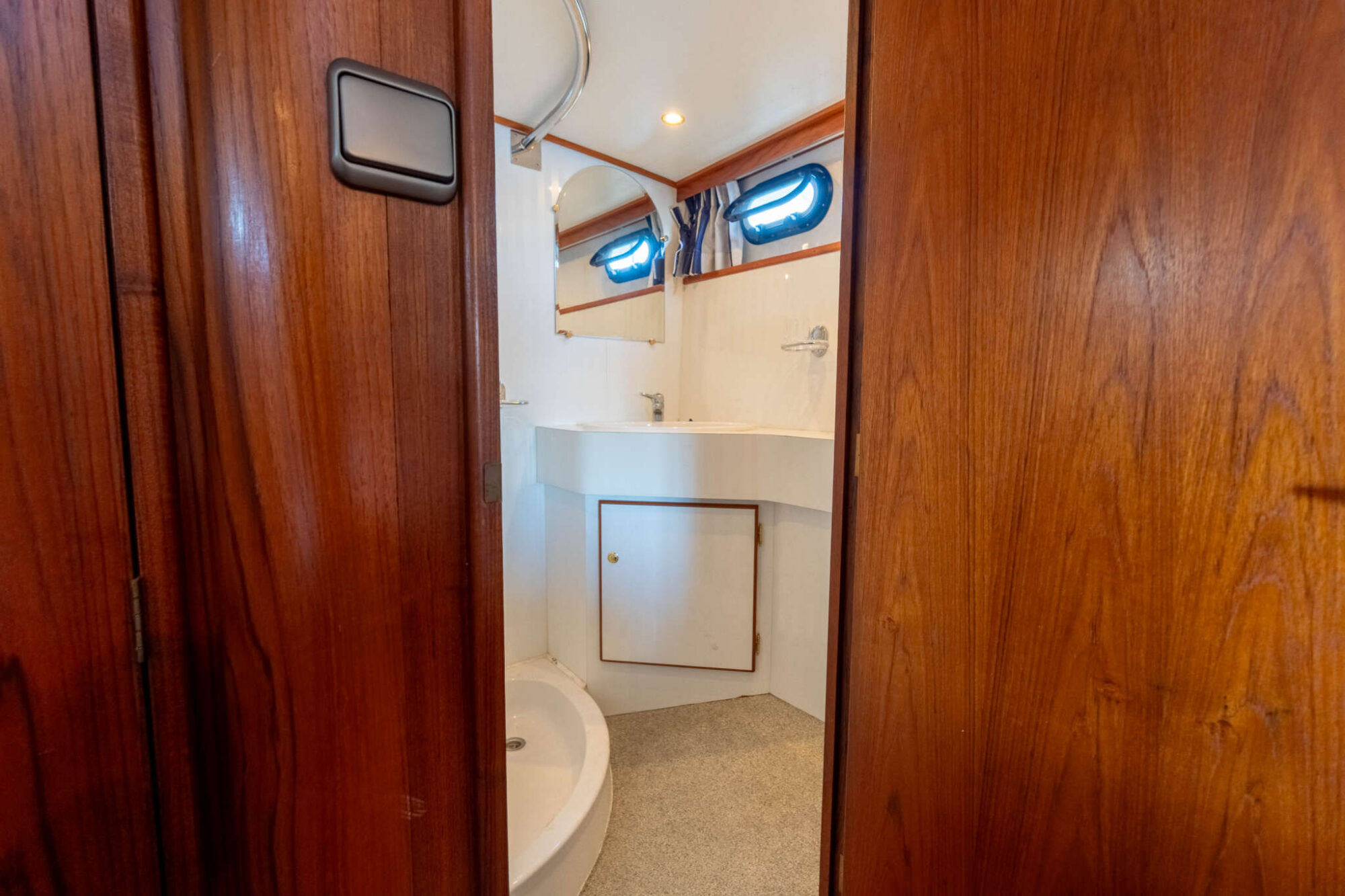 Explorer Classic 14.00 AK Cabrio — foto 27 van 49