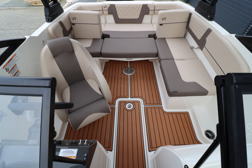 Bayliner VR4 Outboard — foto 11 van 17