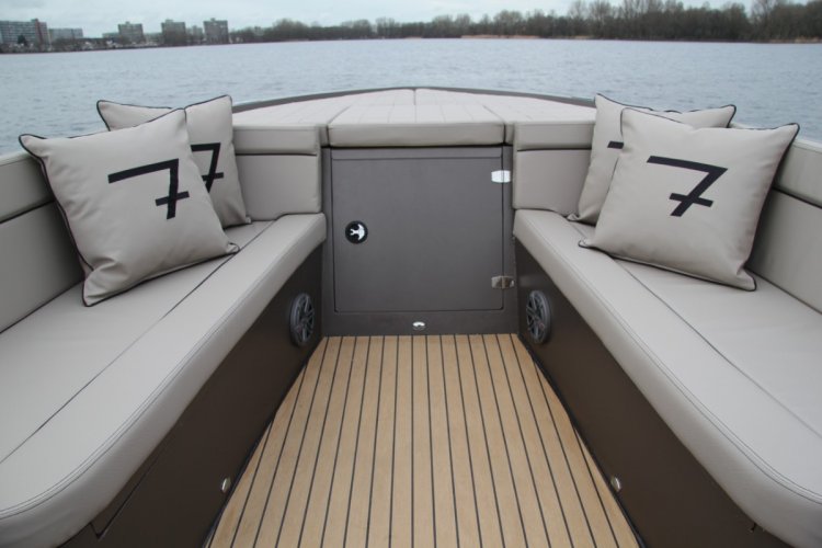 Triple 7 tender DE GROOTSTE SLOEPENSHOWROOM VAN NEDERLAND (Gedupliceerd) — foto 5 van 14